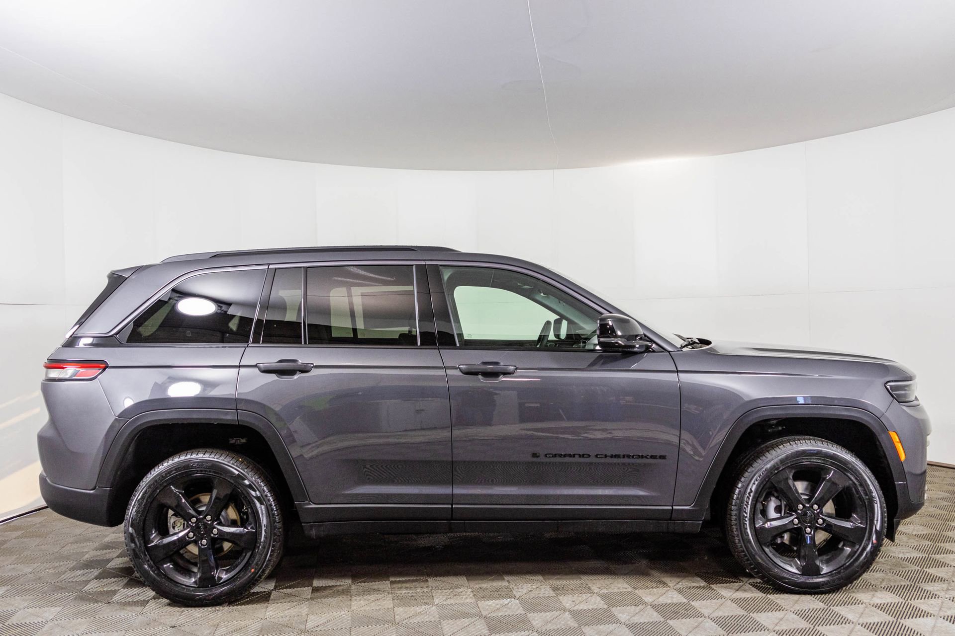 New 2026 Jeep Grand Cherokee Limited image 15