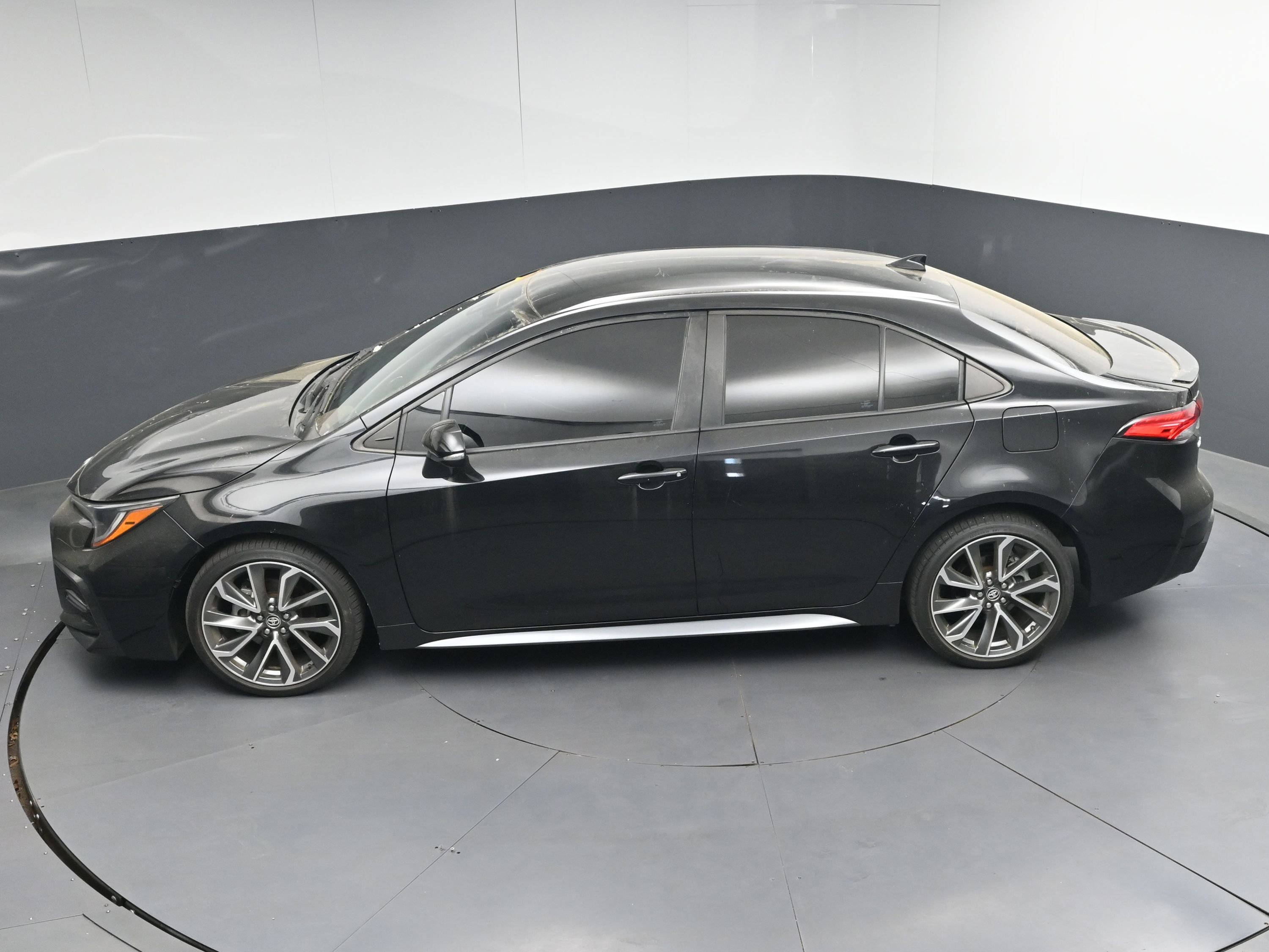 Used 2021 Toyota Corolla SE image 37