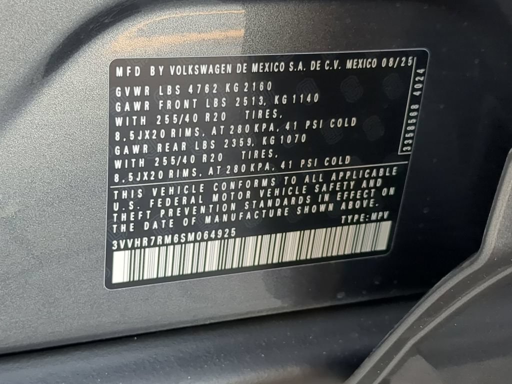 New 2025 Volkswagen Tiguan SE R-Line FWD image 34