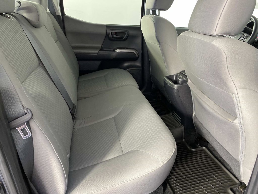 Used 2022 Toyota Tacoma SR5 AWD/4WD image 12