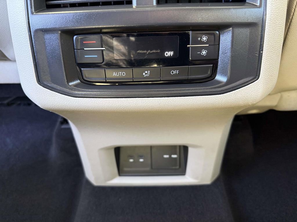 Used 2021 Volkswagen Atlas SE image 16