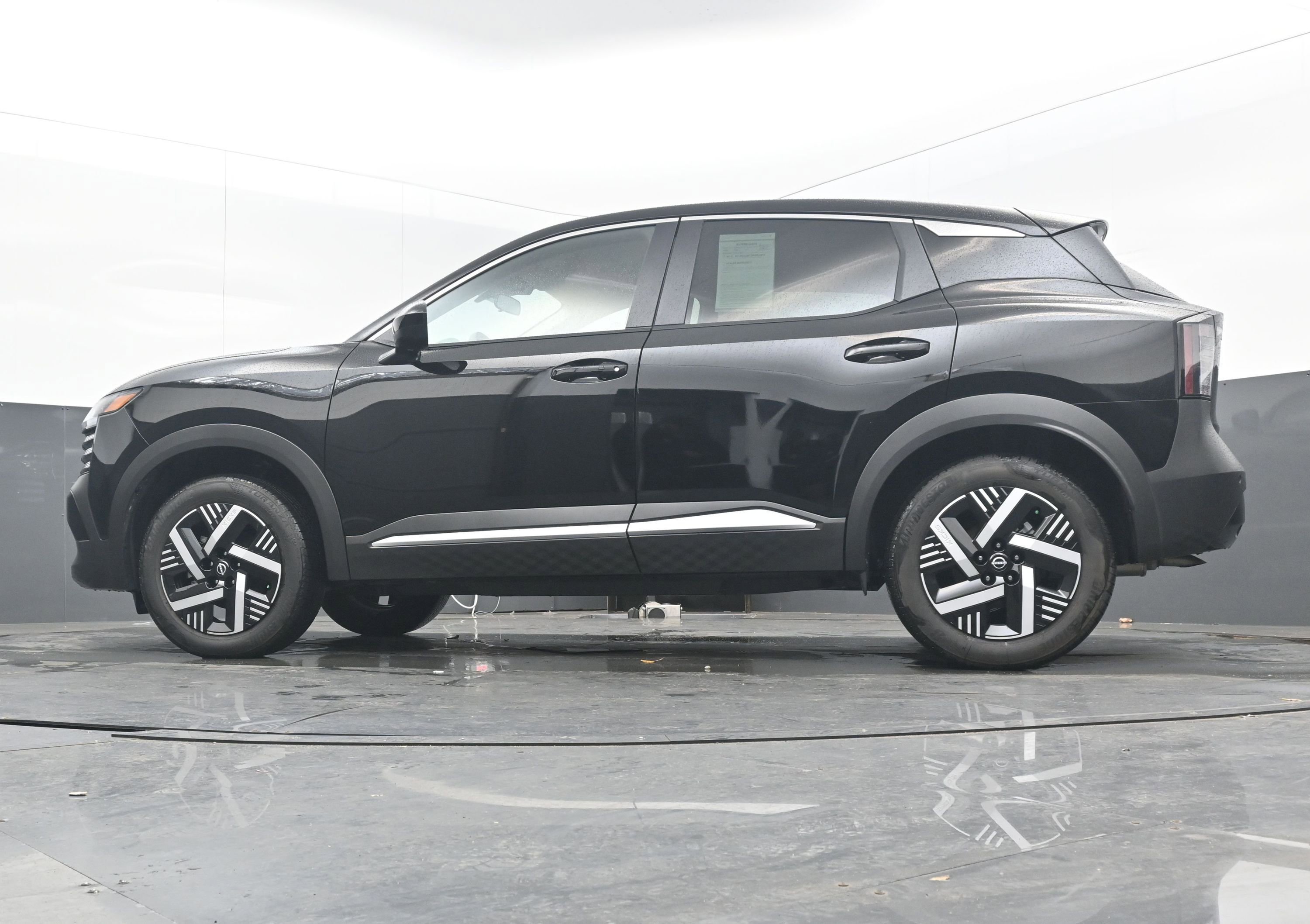 Certified 2025 Nissan Kicks SV image 25