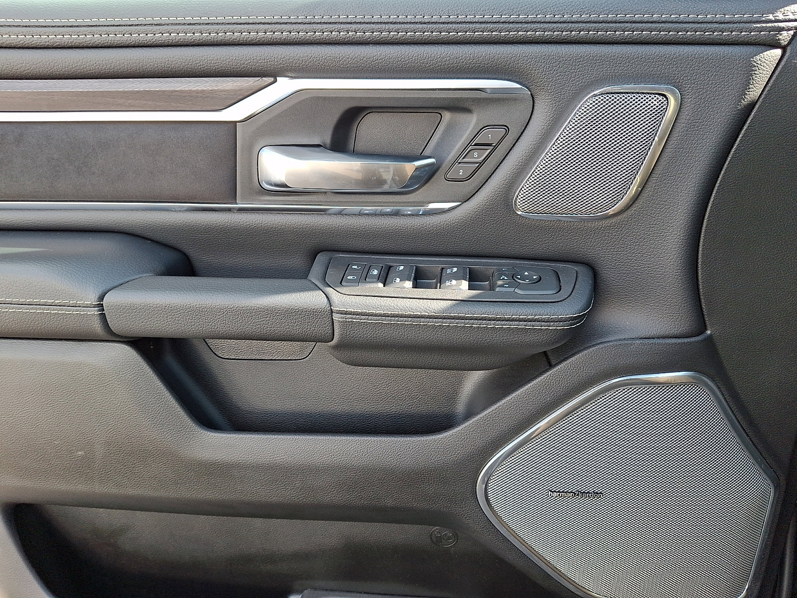 Used 2026 RAM 1500 Laramie w/ Night Edition image 21