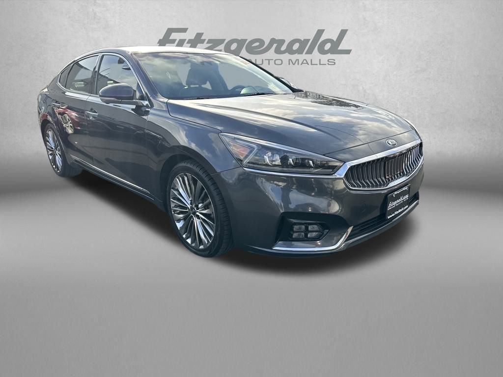 Used 2017 Kia Cadenza Limited image 1