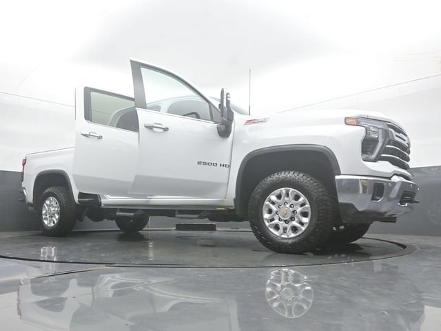 Used 2025 Chevrolet Silverado 2500 LTZ w/ LTZ Premium Package AWD/4WD image 55