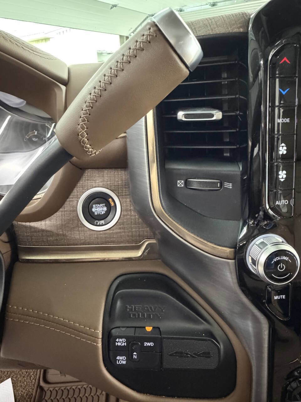 Used 2024 RAM 2500 Limited w/ Safety Group image 26