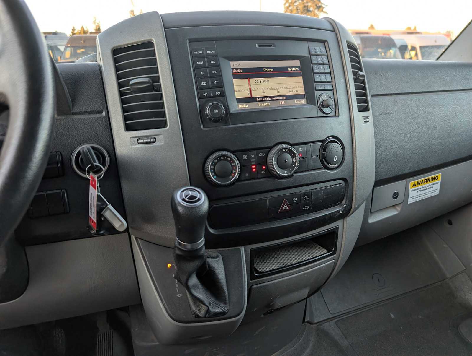 Used 2018 Mercedes-Benz Sprinter 2500 image 32