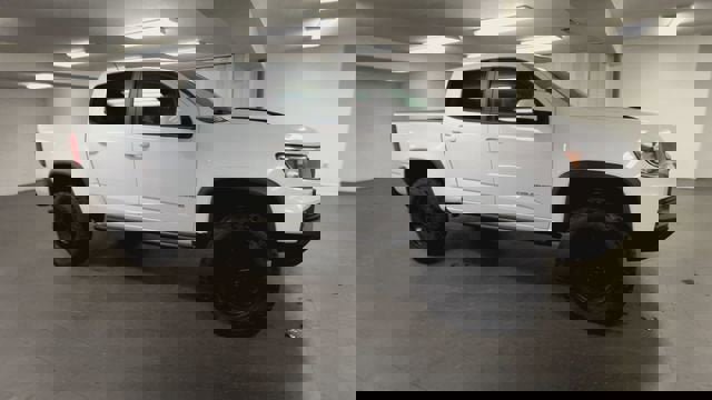 Used 2022 Chevrolet Colorado ZR2 image 2