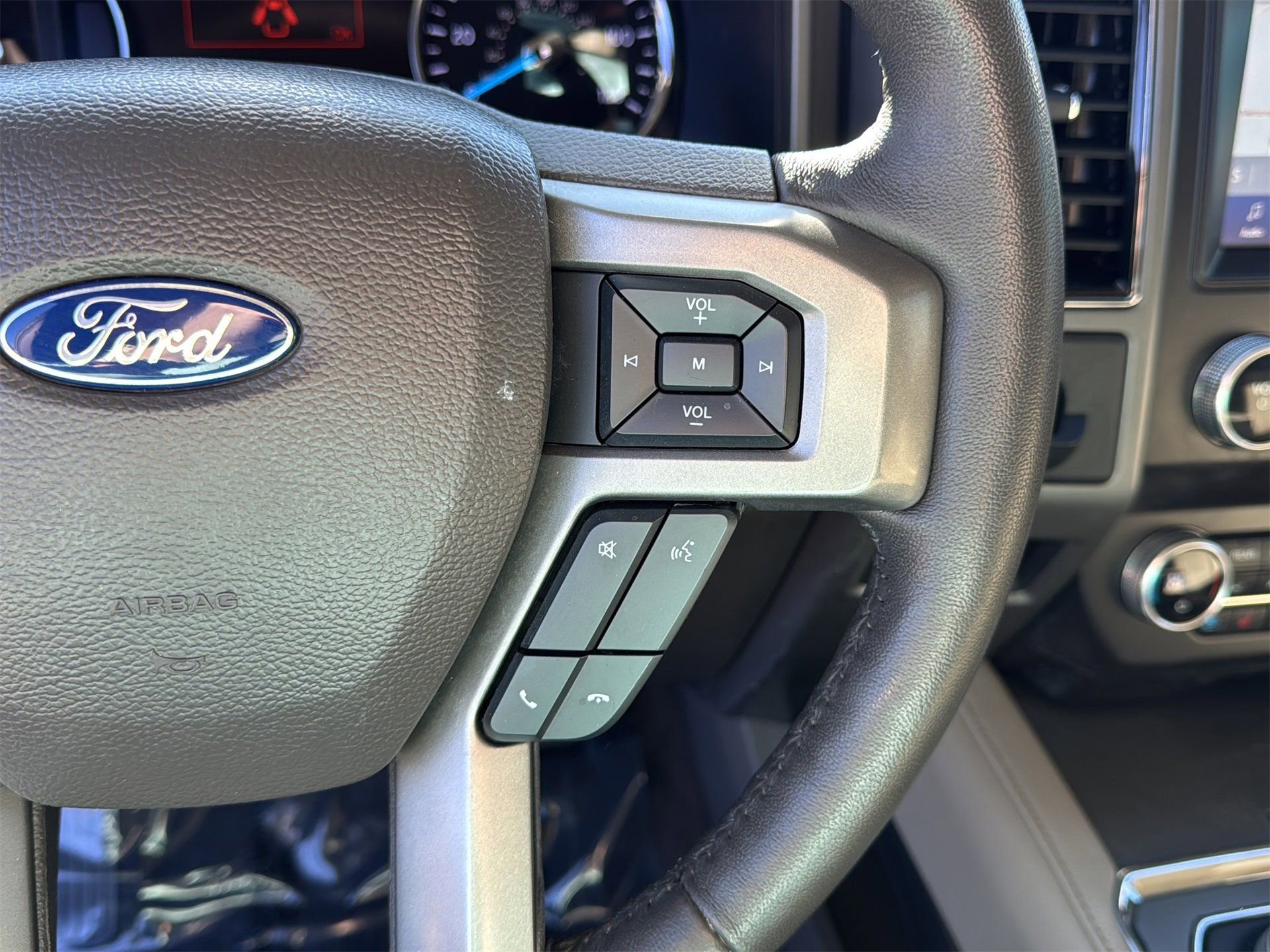 Used 2021 Ford Expedition XLT image 18