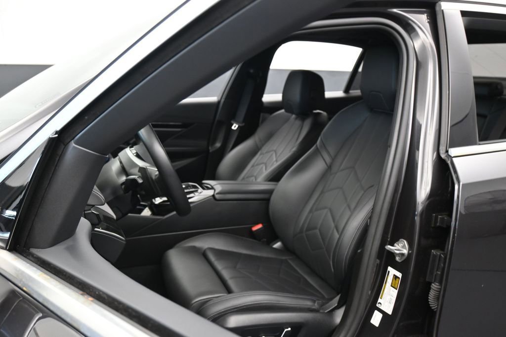 Used 2024 BMW 530i RWD image 10