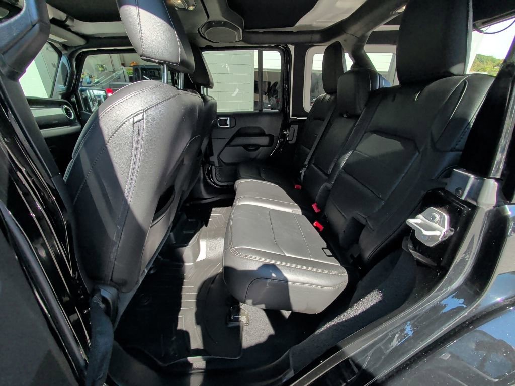 Used 2022 Jeep Wrangler Unlimited Sahara image 14