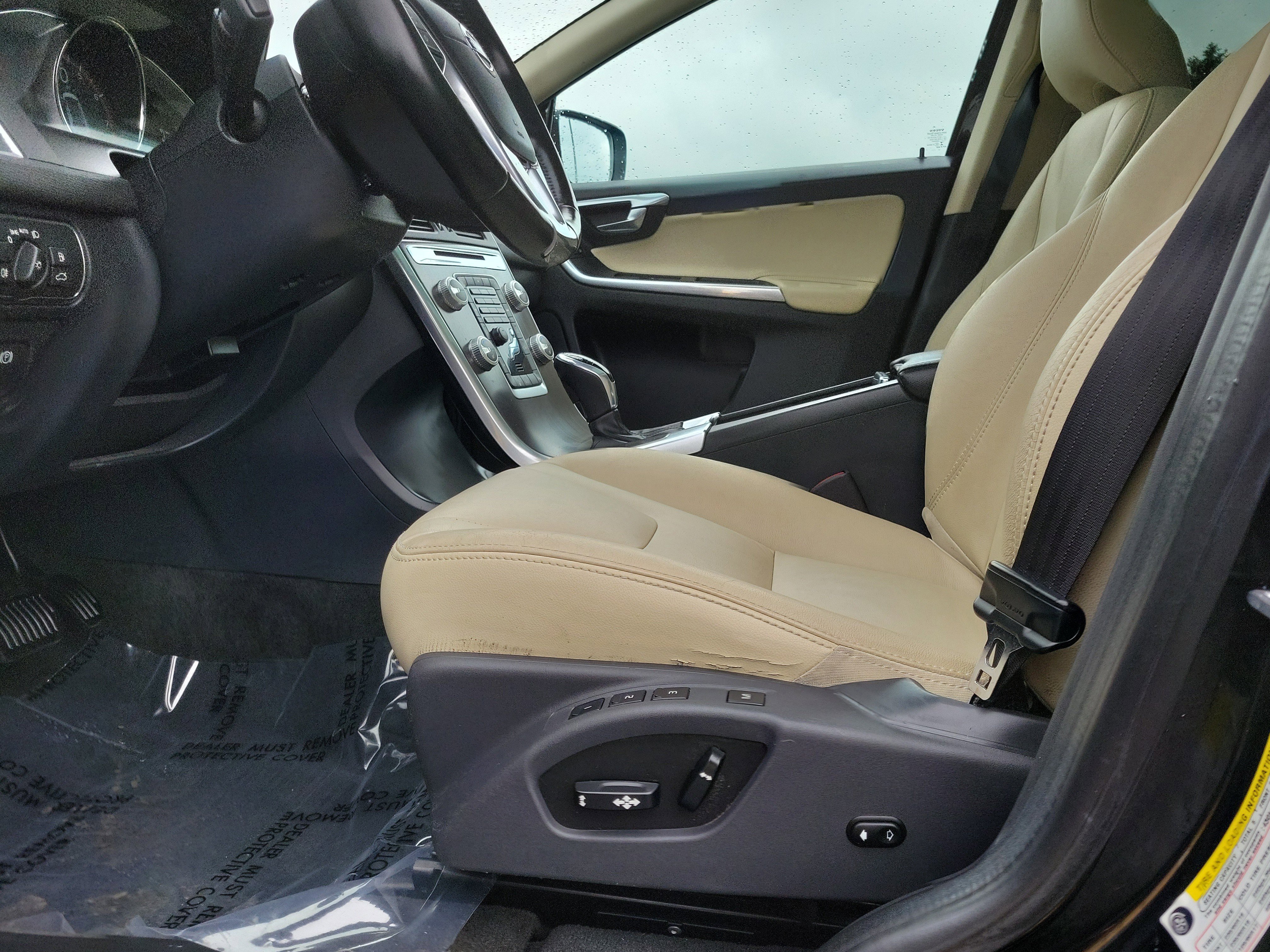 Used 2016 Volvo XC60 T5 Premier w/ Climate Package AWD/4WD image 16