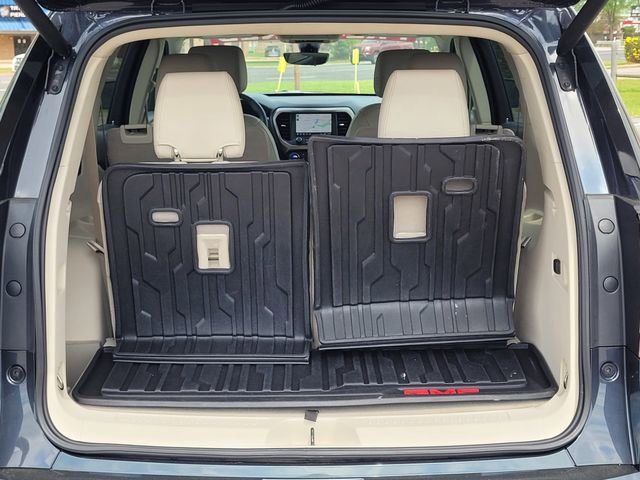 Used 2021 GMC Acadia Denali w/ Denali Technology Package FWD image 9