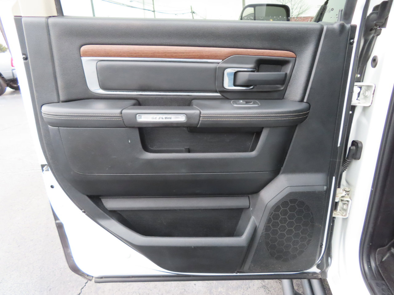 Used 2016 RAM 2500 Tradesman w/ Chrome Appearance Group image 41