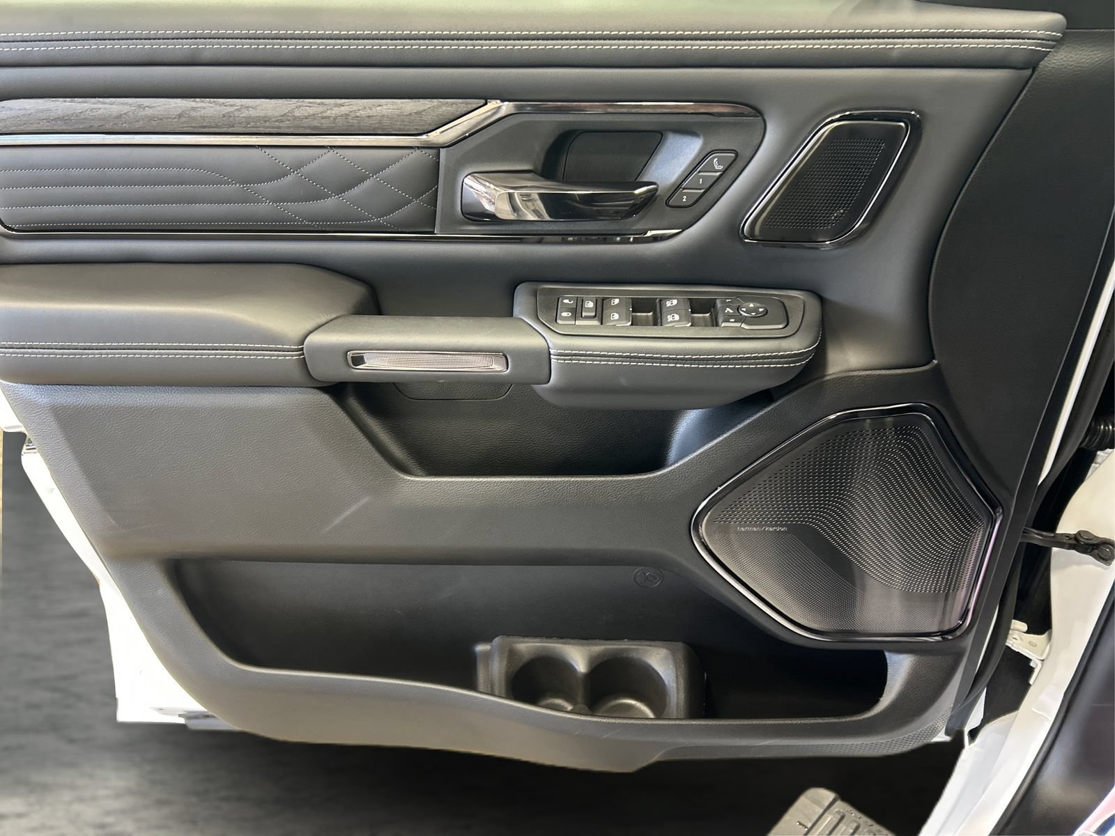 Used 2026 RAM 1500 Limited AWD/4WD image 17