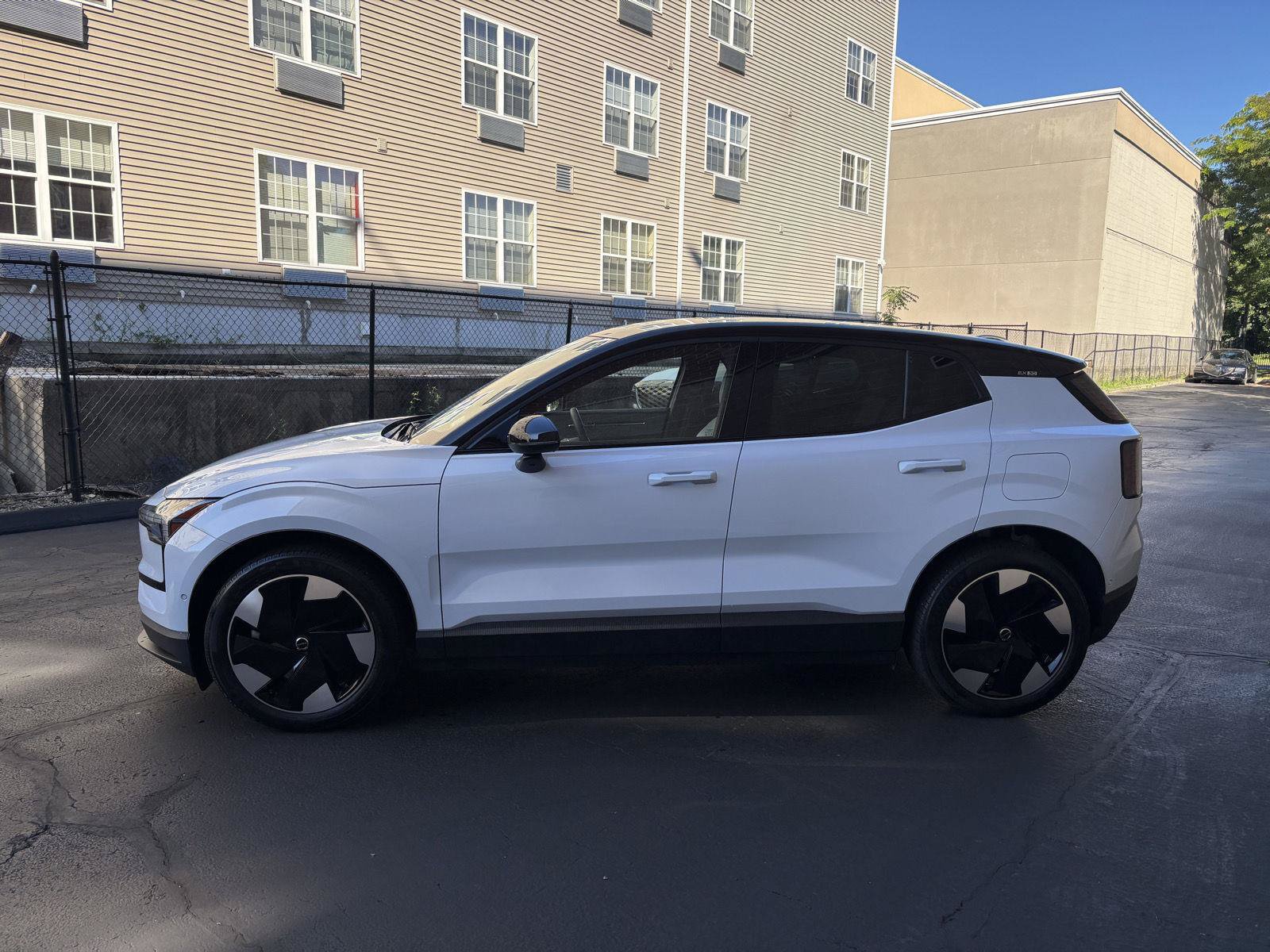 Used 2025 Volvo EX30 Ultra w/ Climate Package AWD/4WD image 3