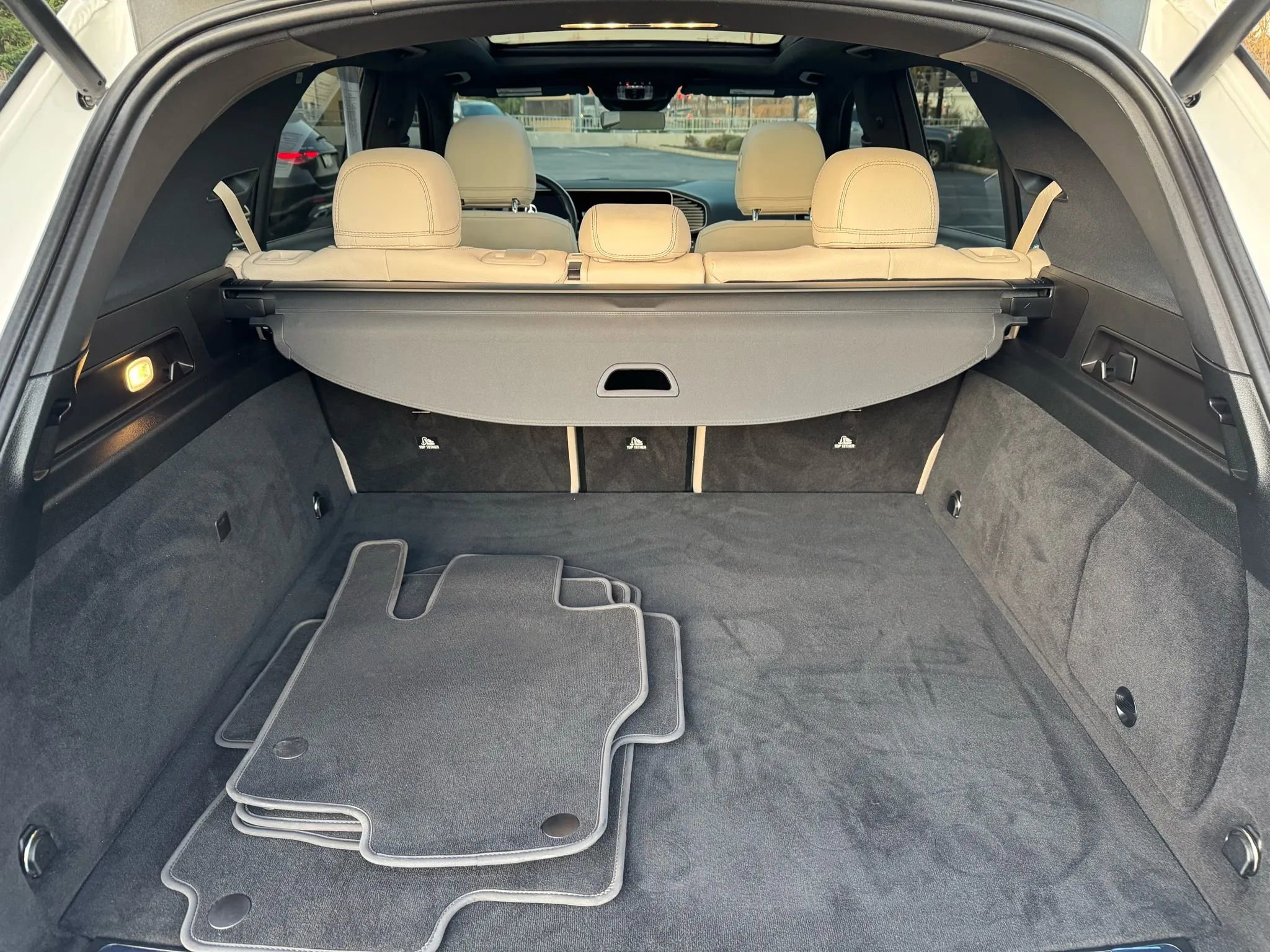 Used 2025 Mercedes-Benz GLE 450e 4MATIC w/ AMG Line Exterior image 30