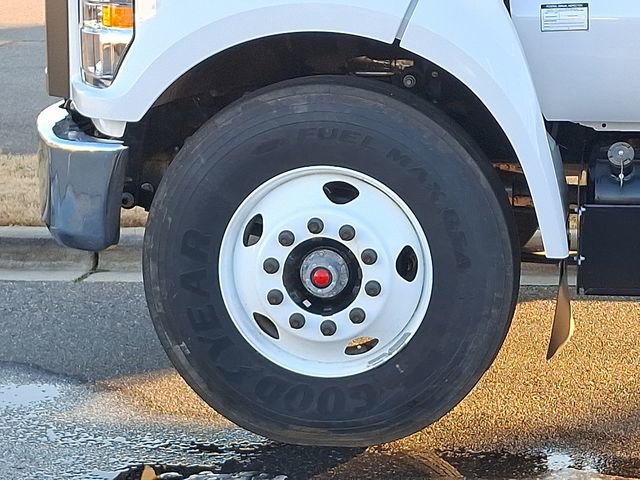 Used 2023 Ford F650 2WD Regular Cab Super Duty image 8