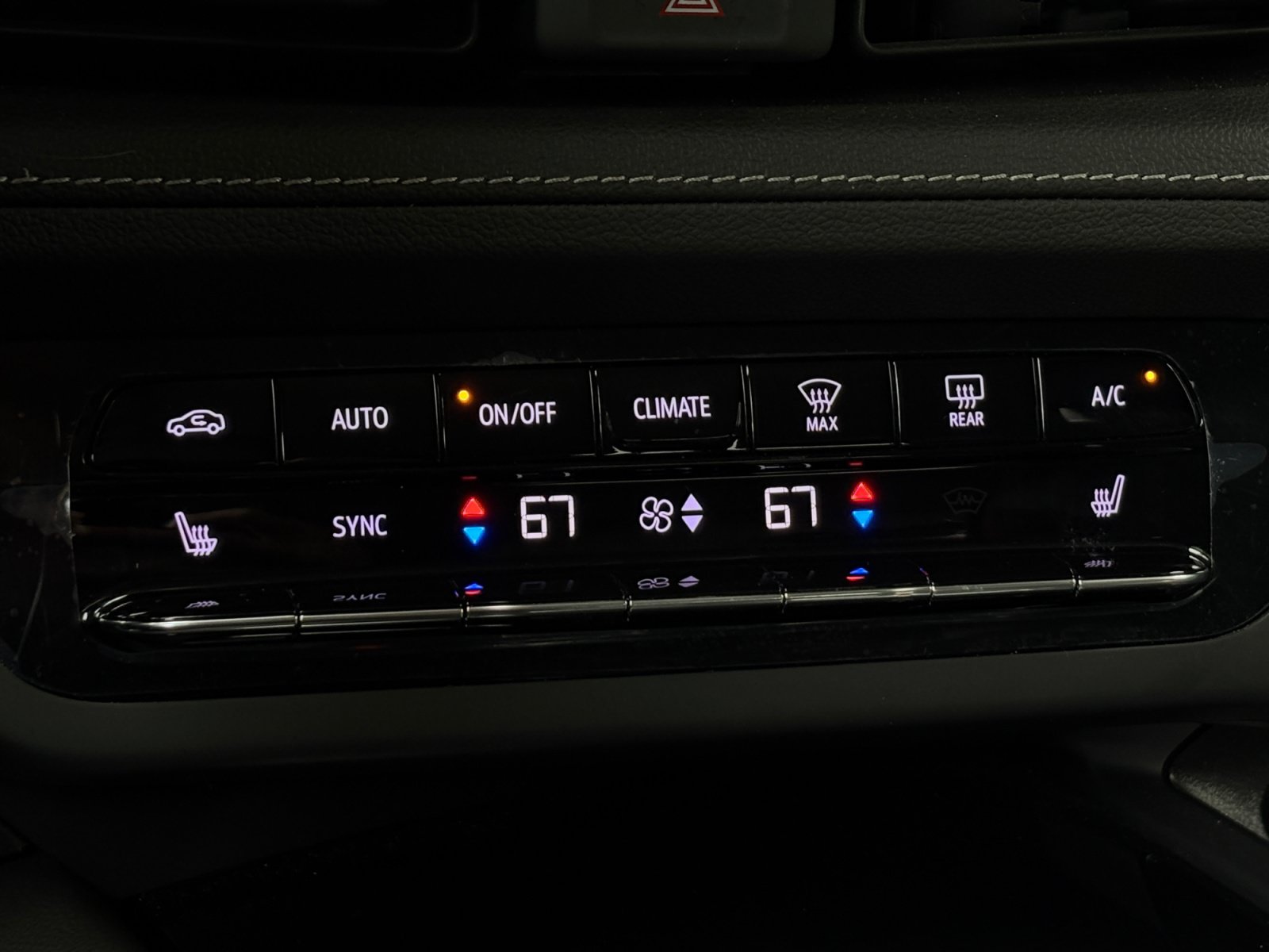 Used 2023 Buick Envision Essence w/ Sport Touring Package FWD image 18