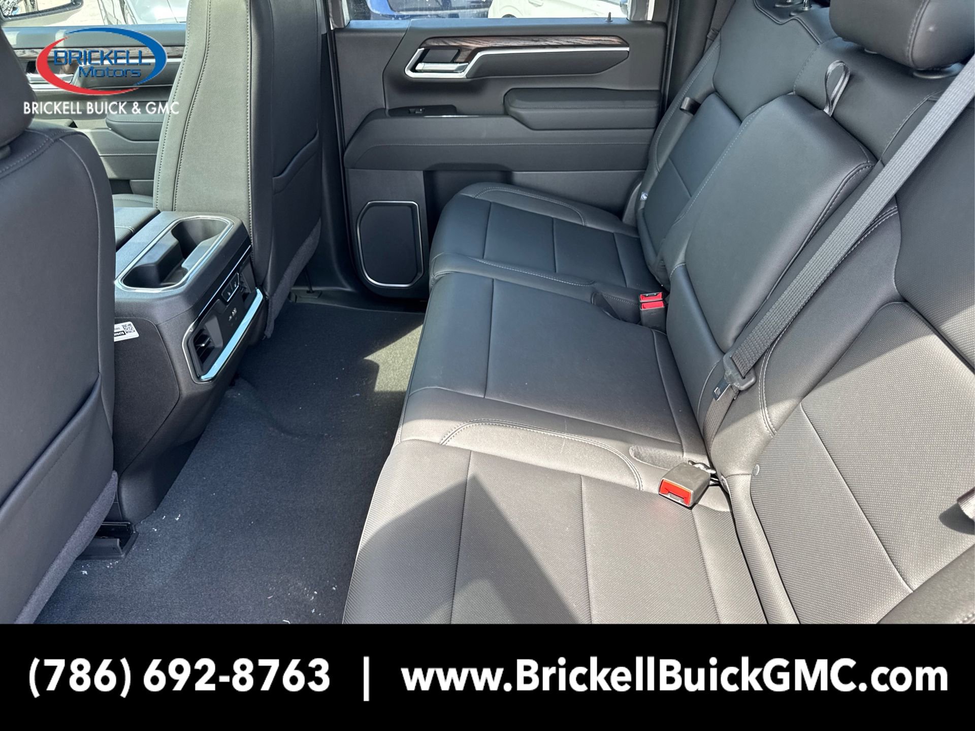 New 2025 GMC Sierra 3500 SLT w/ SLT Convenience Package image 10