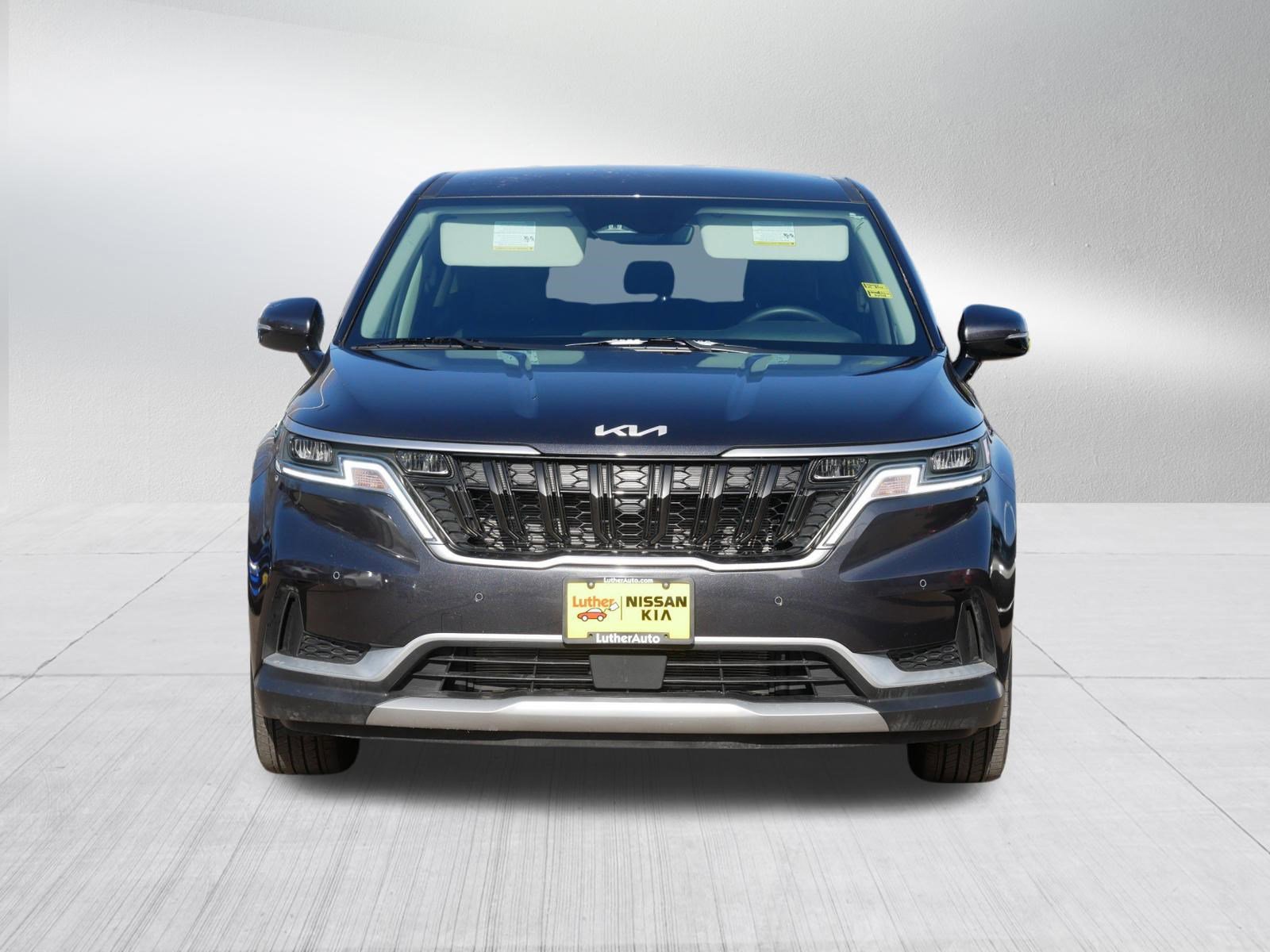 Certified 2024 Kia Carnival EX image 2