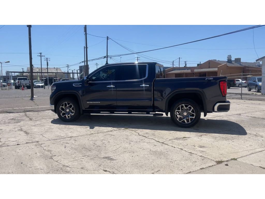Used 2023 GMC Sierra 1500 SLT w/ SLT Premium Package AWD/4WD image 8