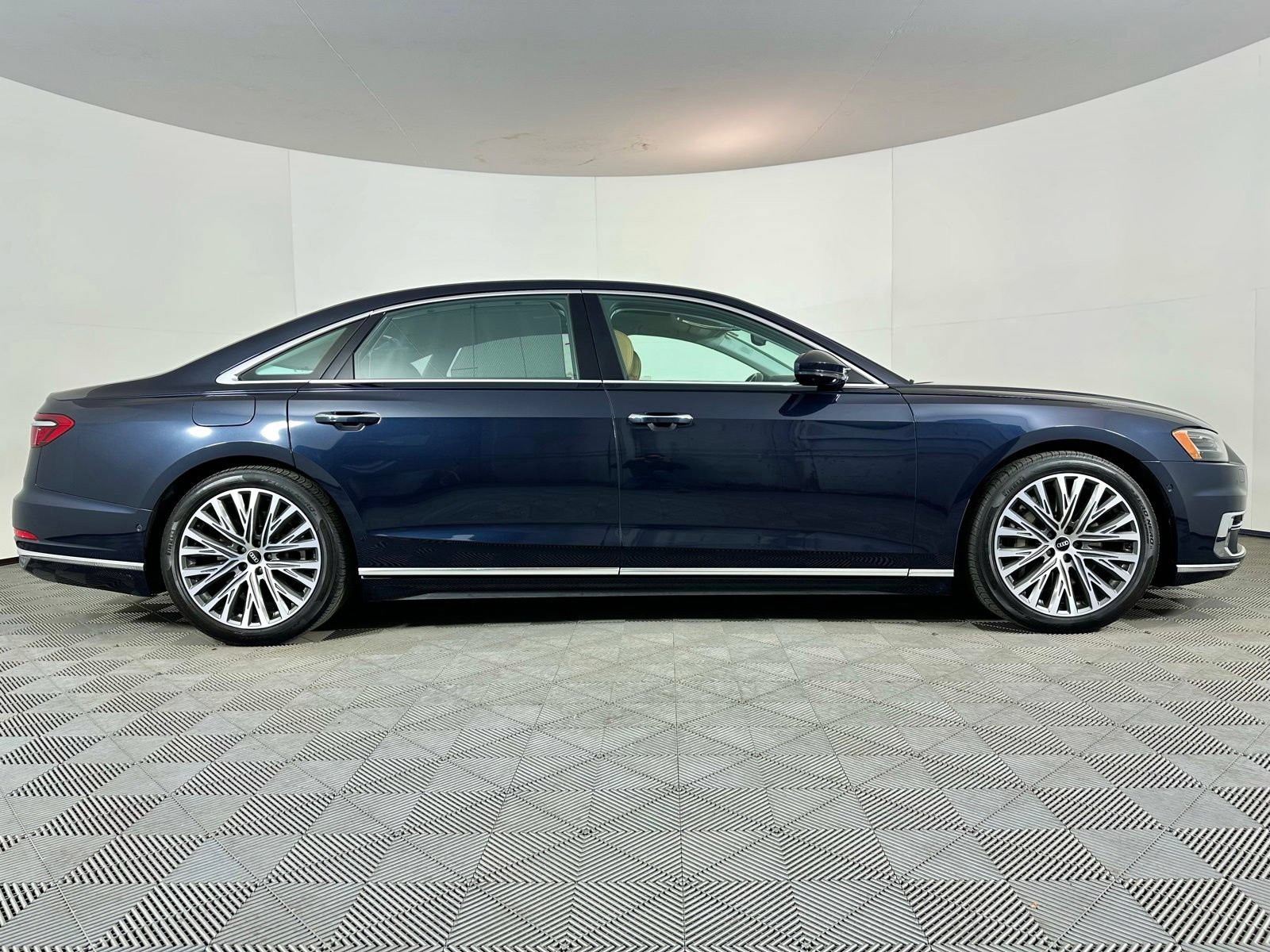 Used 2021 Audi A8 L 3.0T w/ Executive Plus Package AWD/4WD image 20