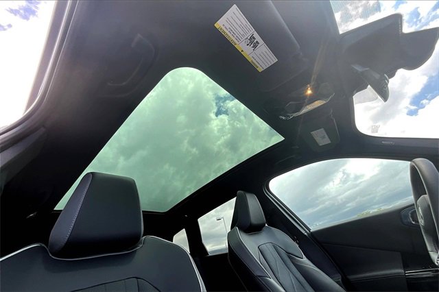 Used 2025 BMW X3 M50 w/ Premium Package image 17