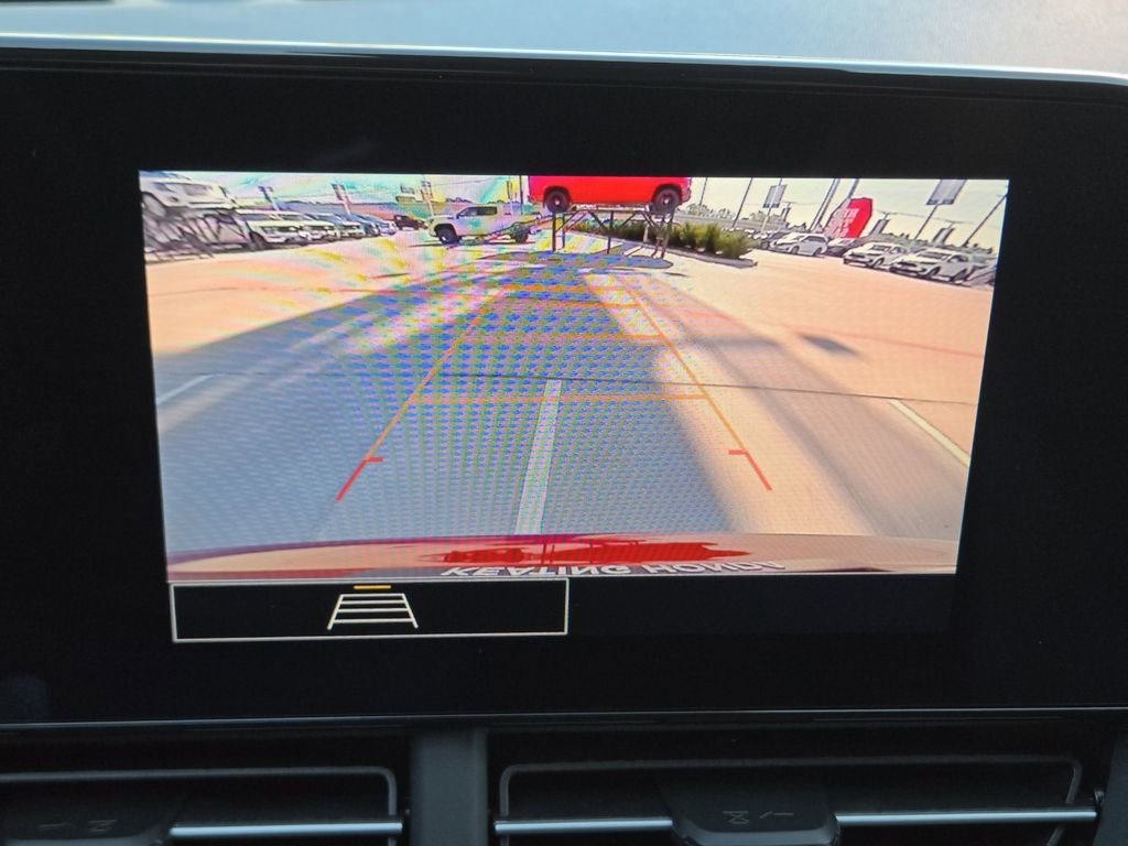 Used 2025 Chevrolet Trax RS w/ Sunroof Package image 23