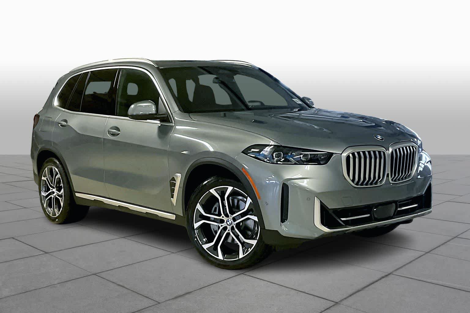 Used 2026 BMW X5 xDrive40i w/ Premium Package AWD/4WD image 2