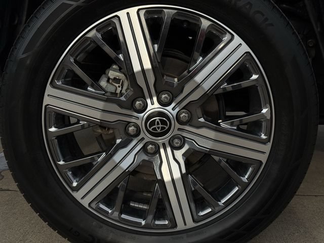 Used 2023 Toyota Tundra Capstone AWD/4WD image 9