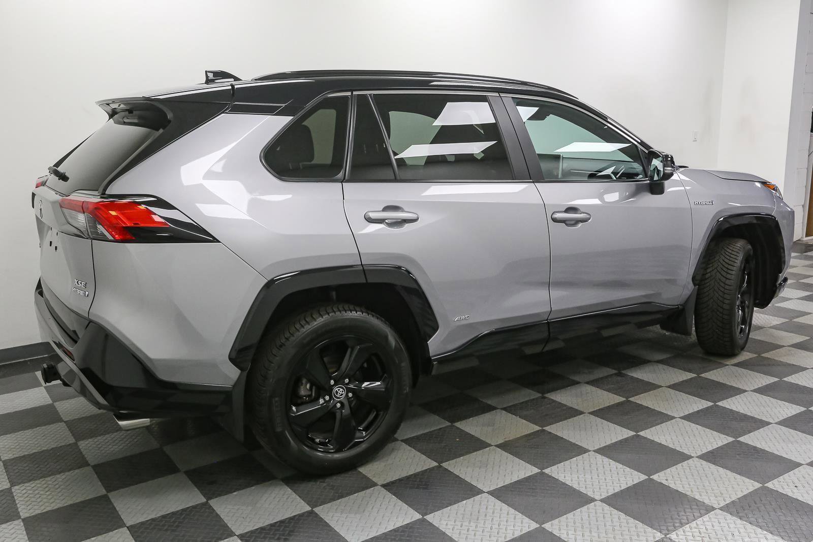 Used 2019 Toyota RAV4 XSE w/ Carpet Mat Package AWD/4WD image 8