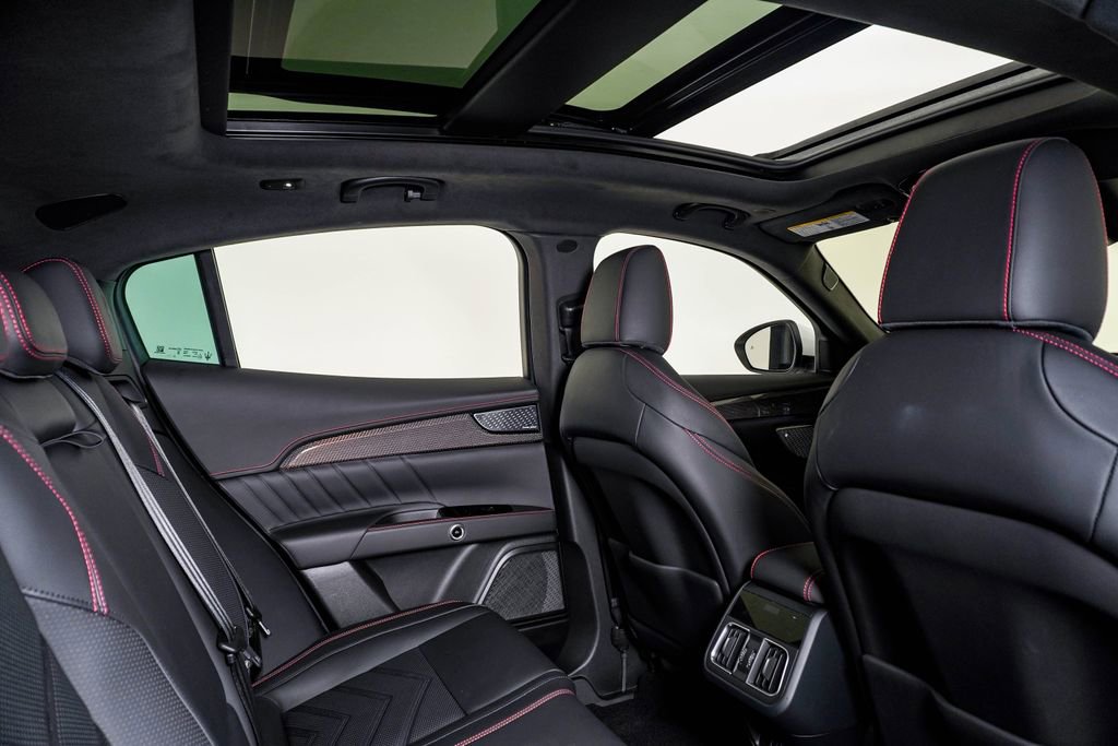 Used 2023 Maserati Grecale Modena image 16