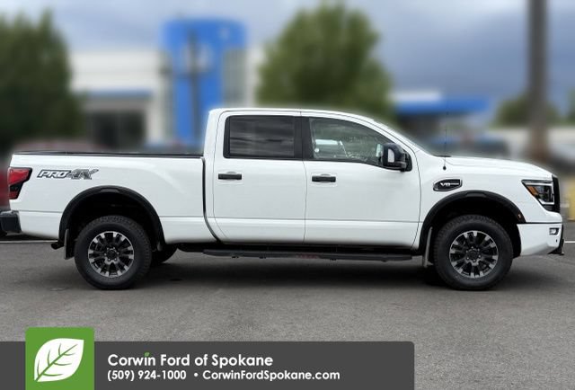 Used 2021 Nissan Titan PRO-4X w/ Pro-4x Convenience Package AWD/4WD image 10