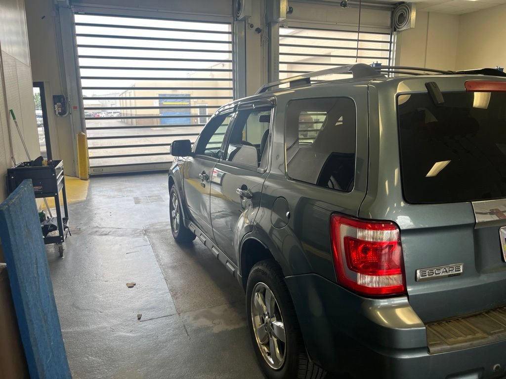 Used 2010 Ford Escape Limited FWD image 11