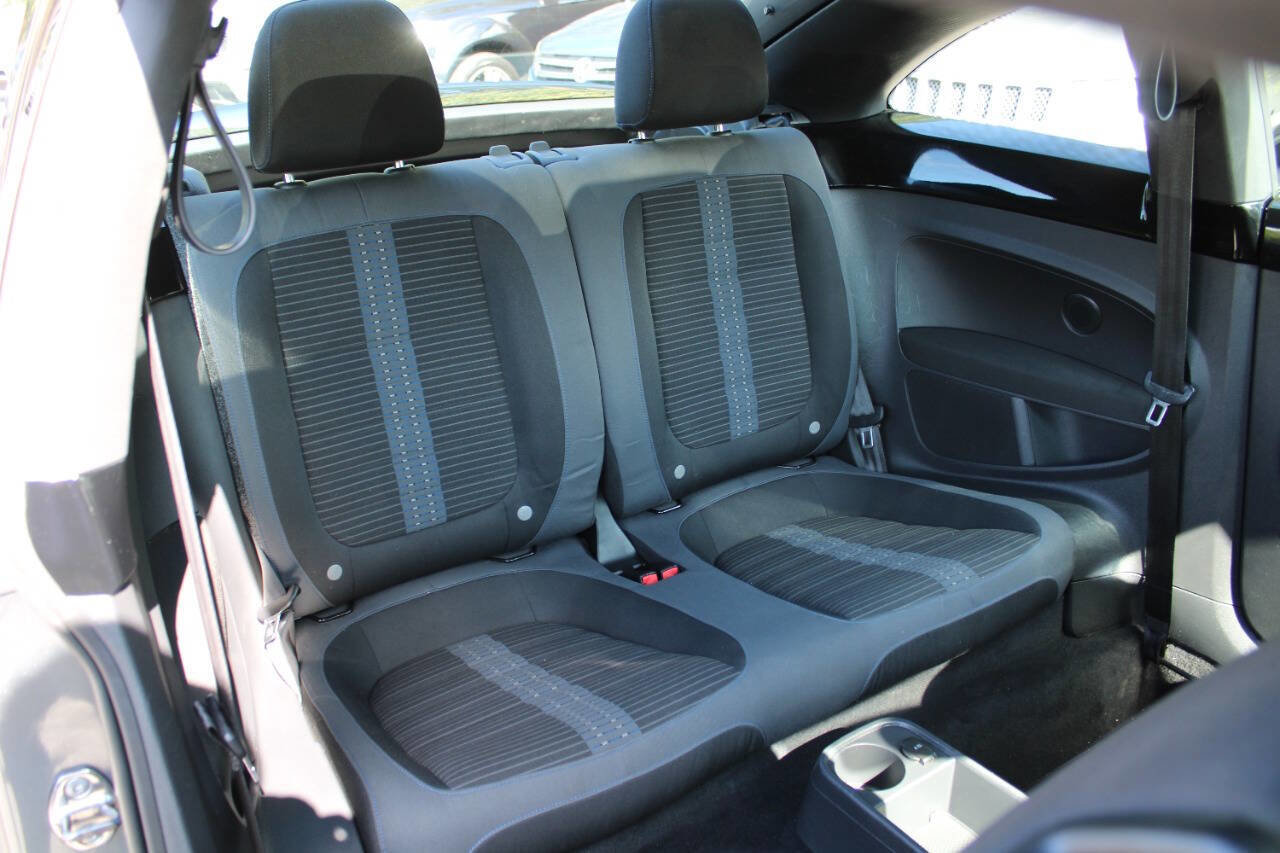 Used 2012 Volkswagen Beetle 2.0T image 24
