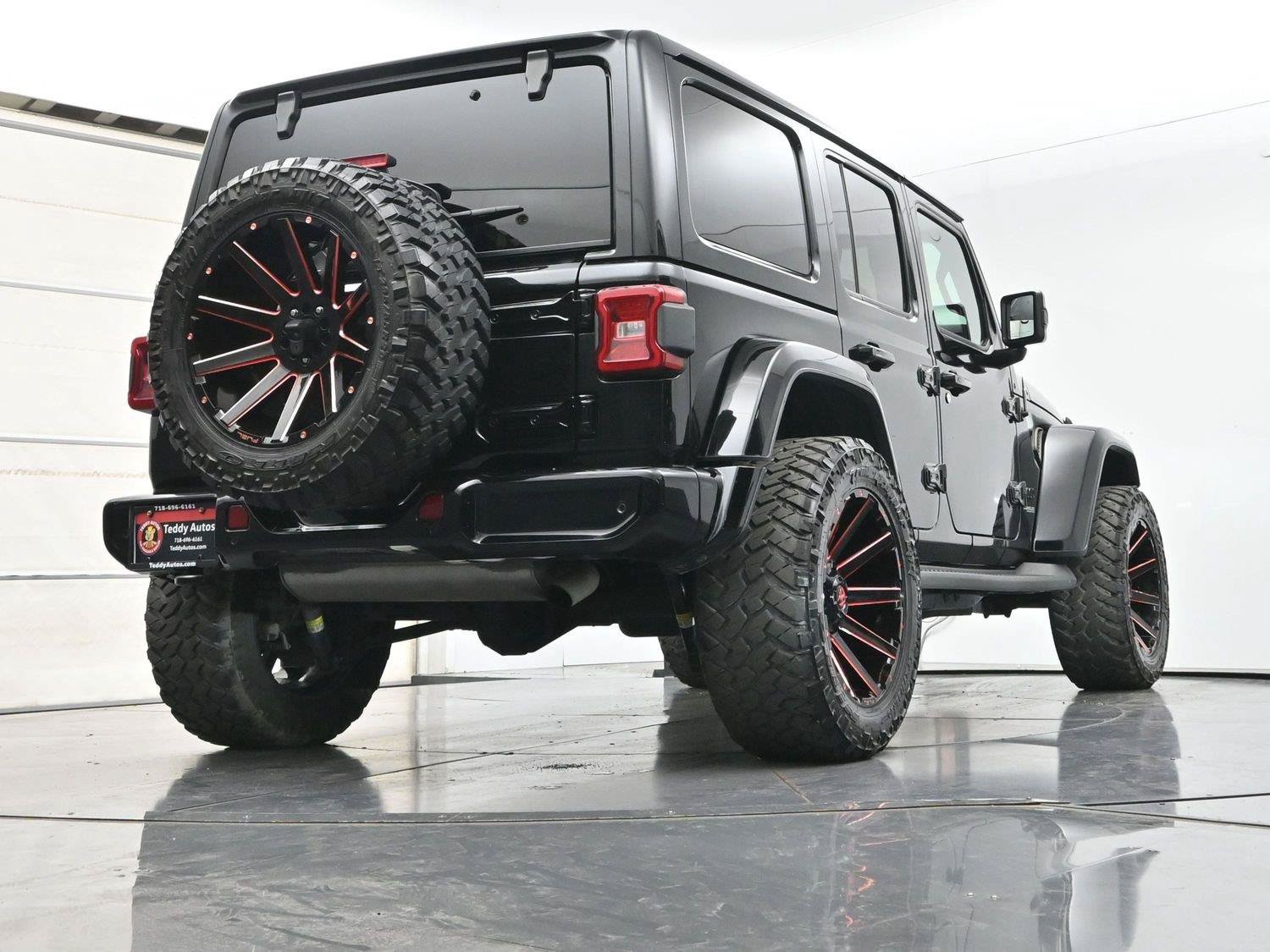 Used 2021 Jeep Wrangler Unlimited Sahara AWD/4WD image 33