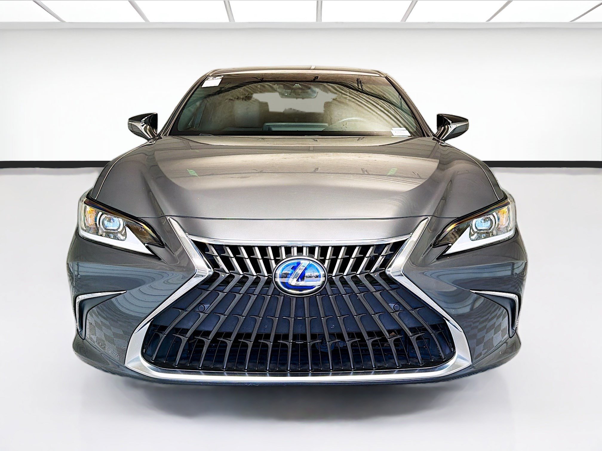 Used 2022 Lexus ES 300h w/ Premium Package FWD image 2