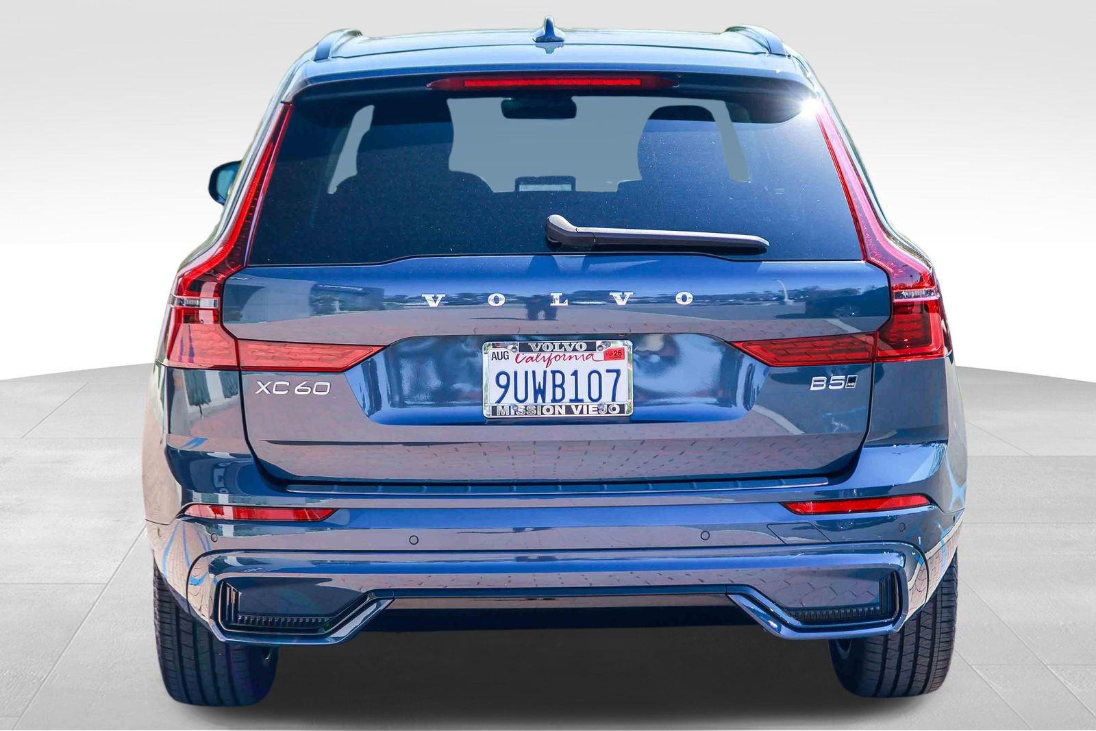 Certified 2026 Volvo XC60 B5 Plus w/ Climate Package AWD/4WD image 7