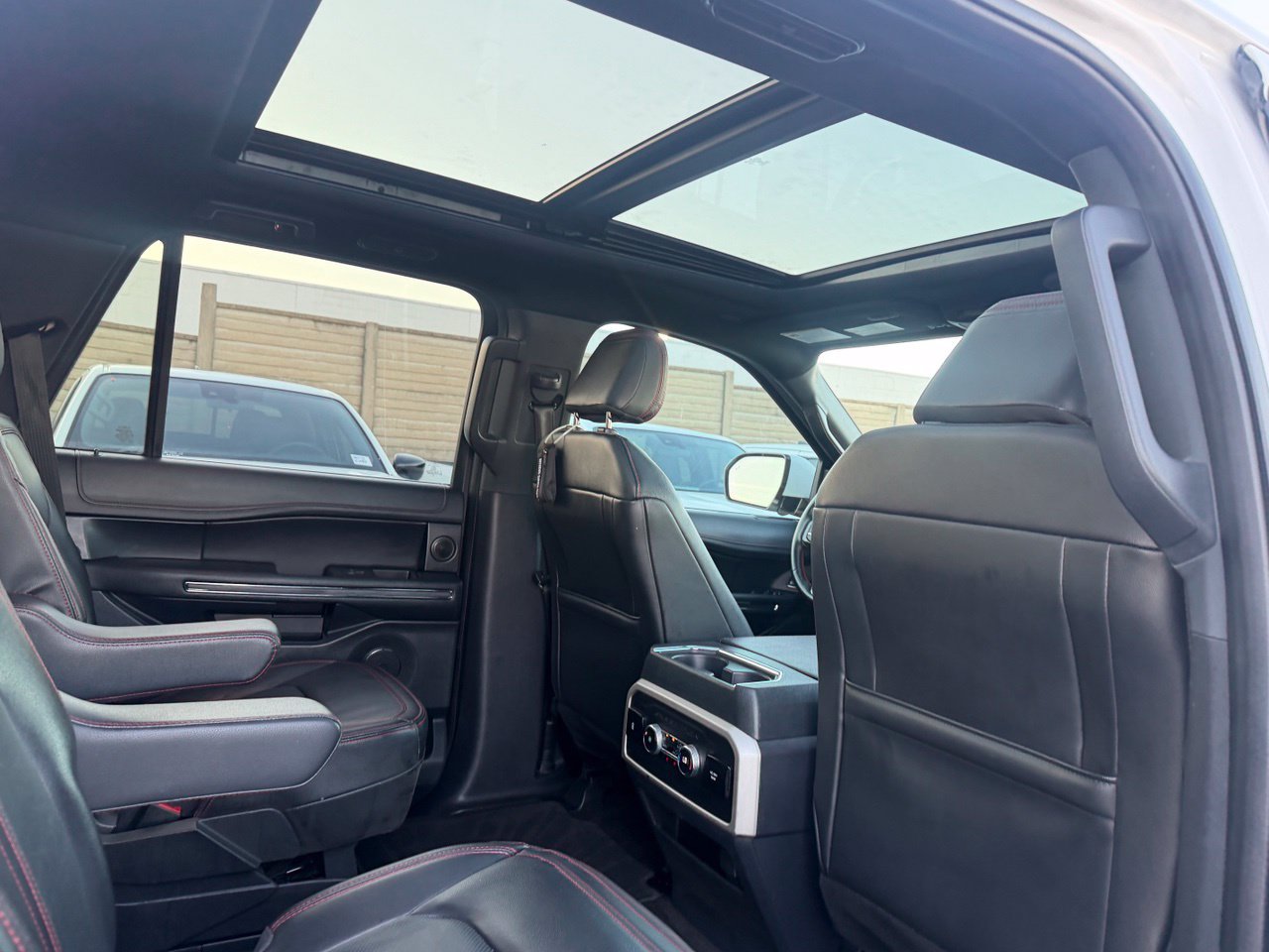 Used 2022 Ford Expedition Limited RWD image 42
