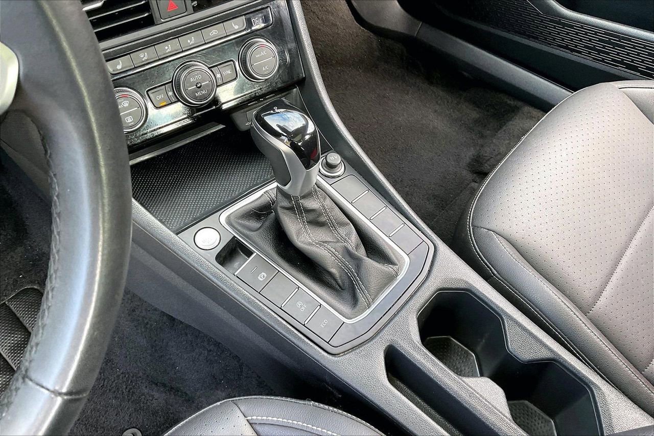 Used 2024 Volkswagen Jetta SE image 31