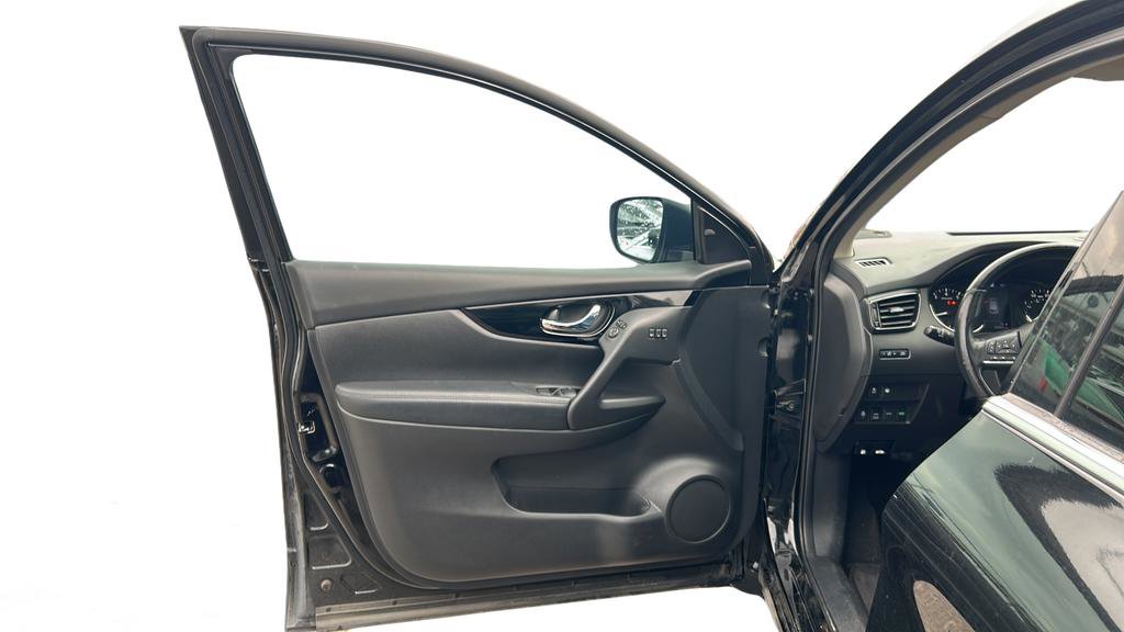 Used 2021 Nissan Rogue Sport SL w/ Premium Package image 29