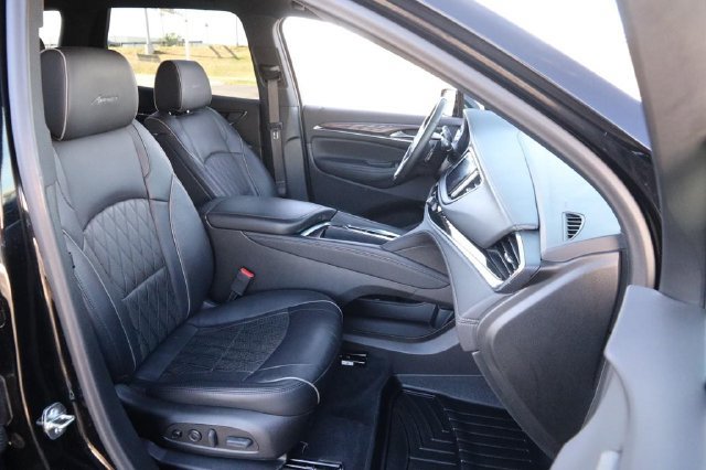 Used 2022 Buick Enclave Avenir w/ Avenir Technology Package AWD/4WD image 30