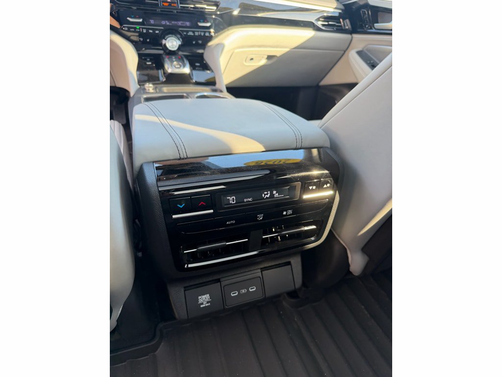 Used 2026 Acura MDX w/ Technology Package AWD/4WD image 9