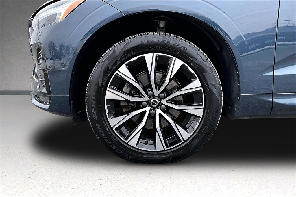 Certified 2023 Volvo XC60 B5 Plus w/ Protection Package Premier image 33