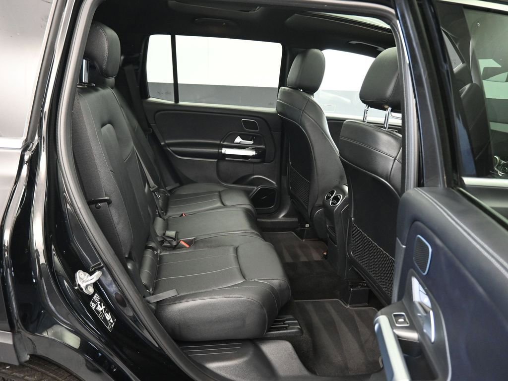 Used 2021 Mercedes-Benz GLB 250 4MATIC w/ Premium Package image 41