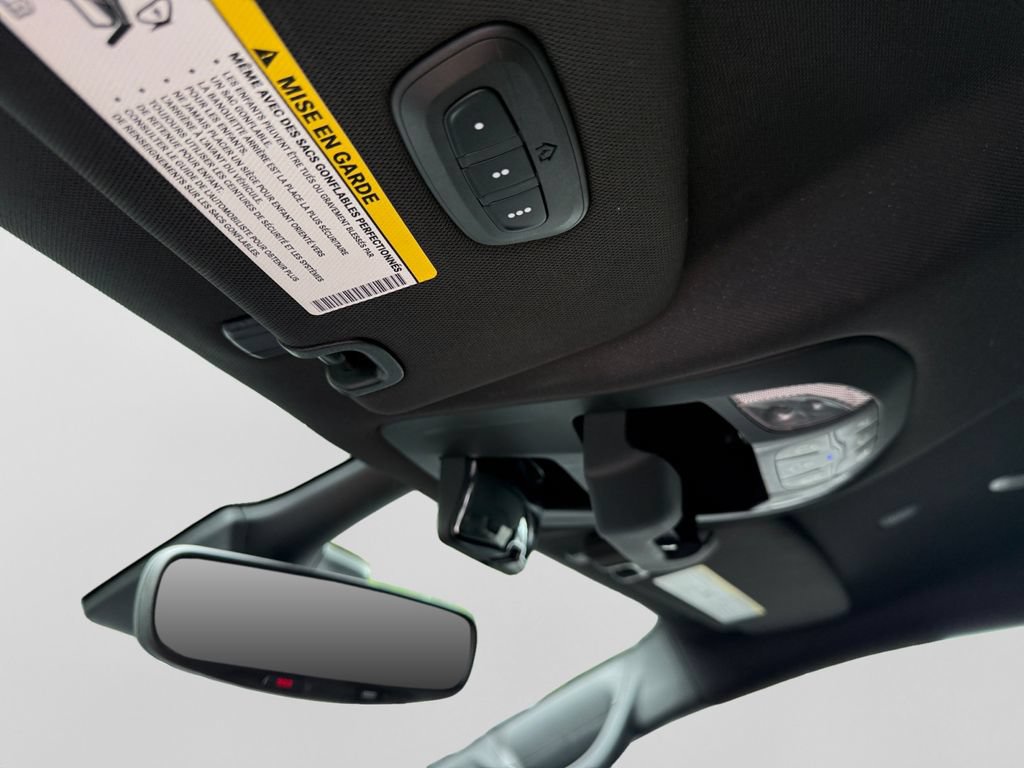 Used 2025 Chrysler Pacifica Select FWD image 29