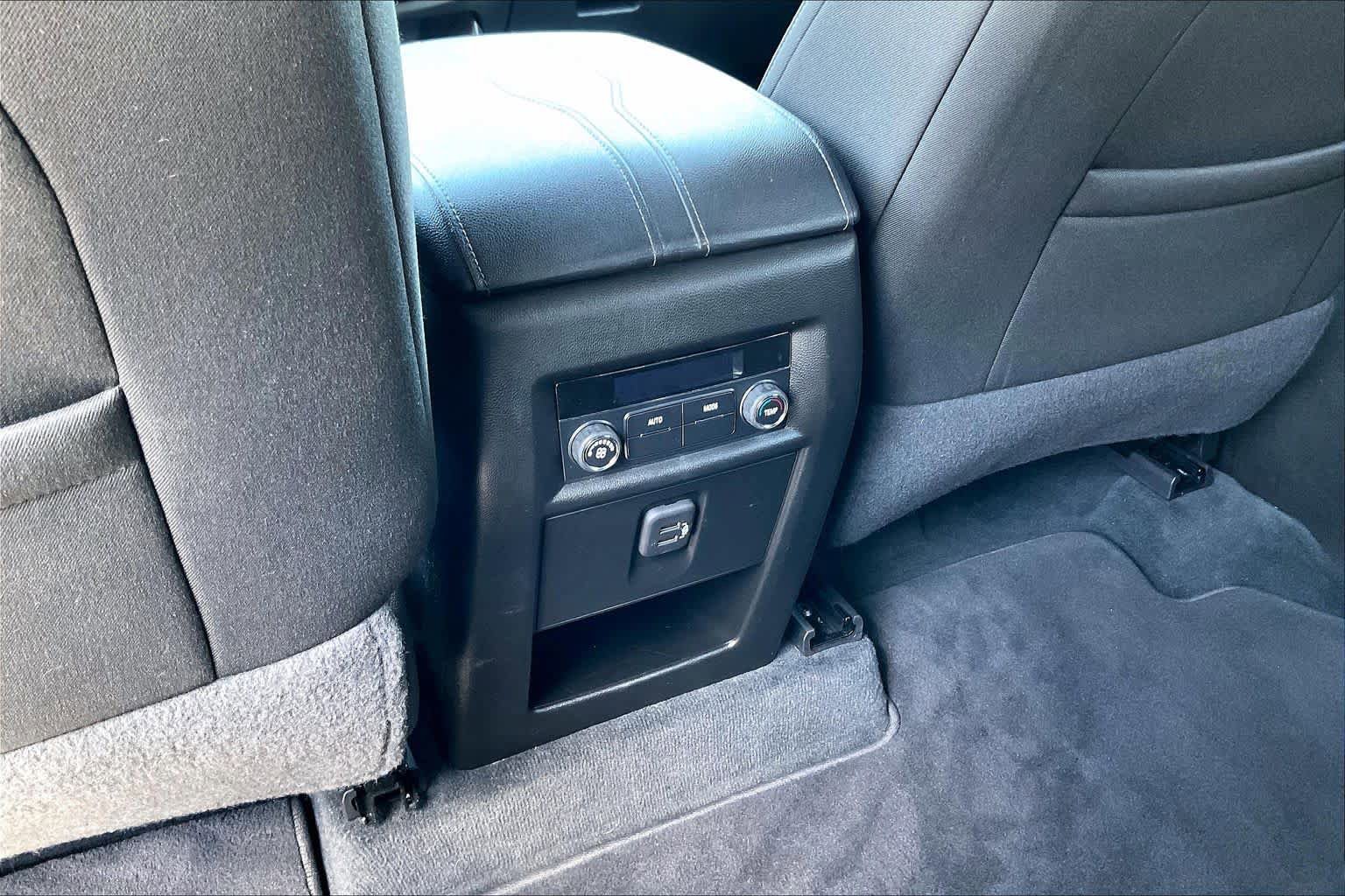Certified 2023 Chevrolet Traverse LT FWD image 36