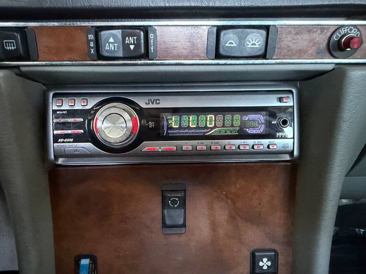 Used 1987 Mercedes-Benz 560 SL image 24