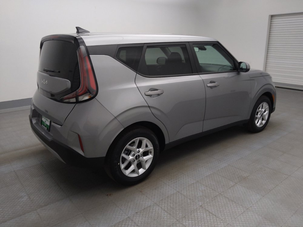 Used 2025 Kia Soul LX image 10